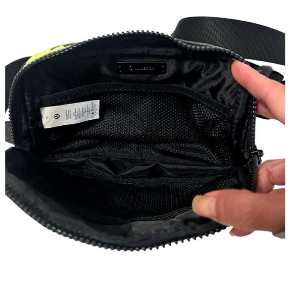 NWOT Lululemon Everywhere Camo Belt Bag - Picture 3 of 6